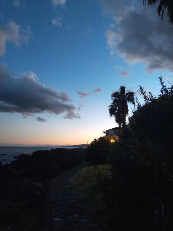 La Spiaggetta Di Stazzo Frühstückspension Acireale