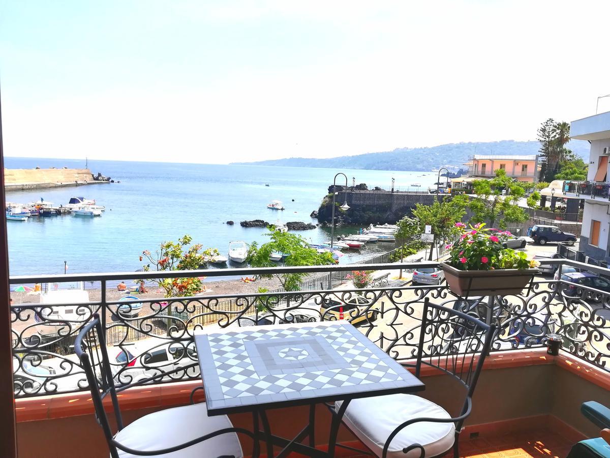 La Spiaggetta Di Stazzo Frühstückspension Acireale
